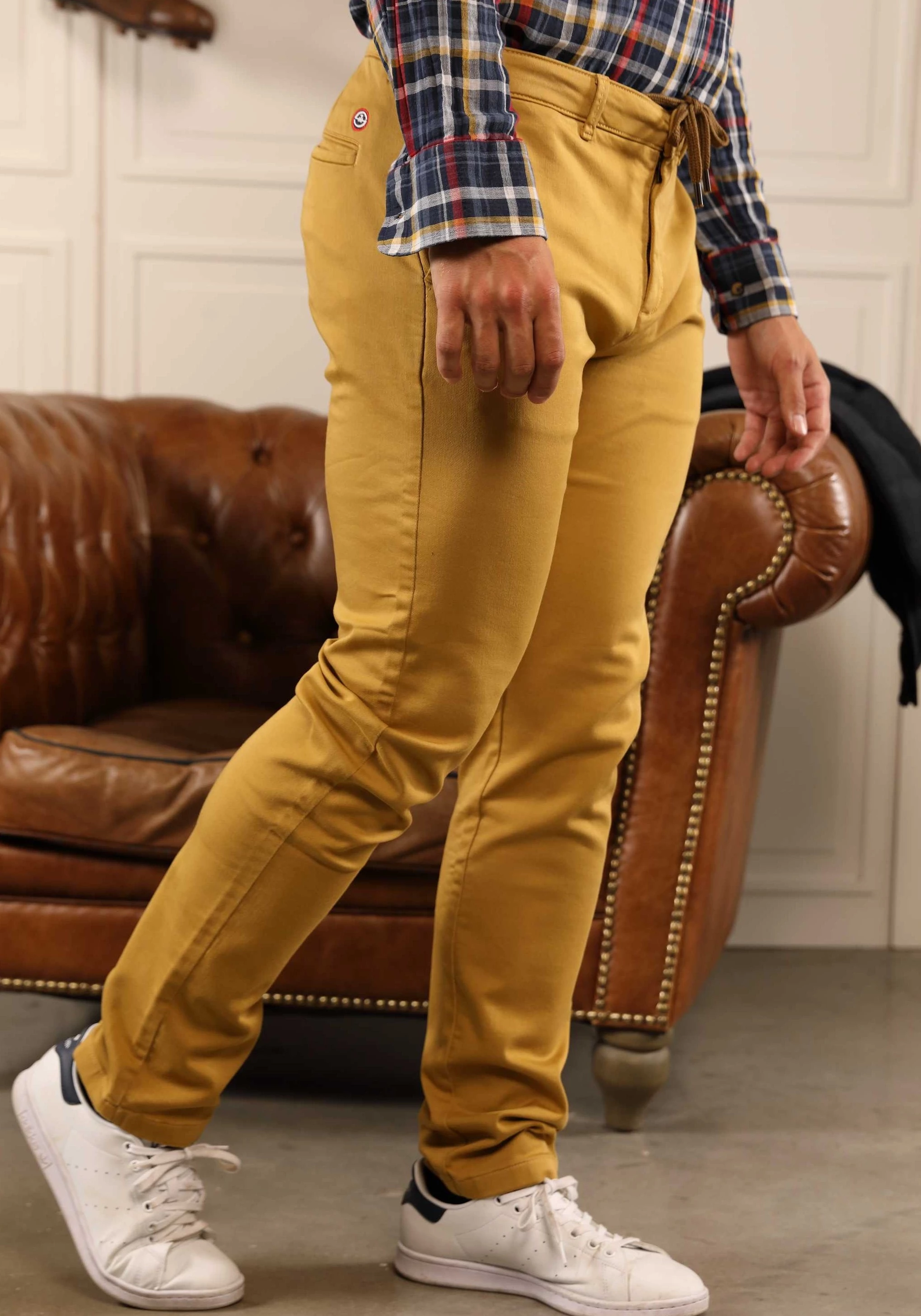 Pantalon chino homme jaune coupe droite